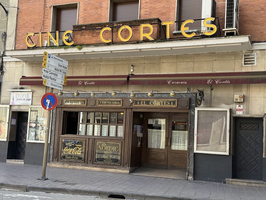 Cafetería - Cervecería "EL CORTÉS"