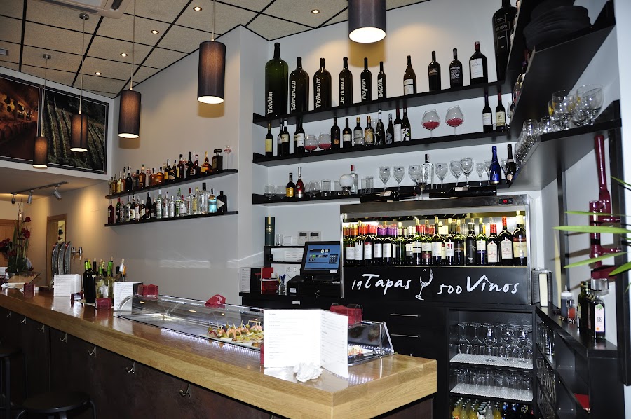 19 Tapas y 500 Vinos