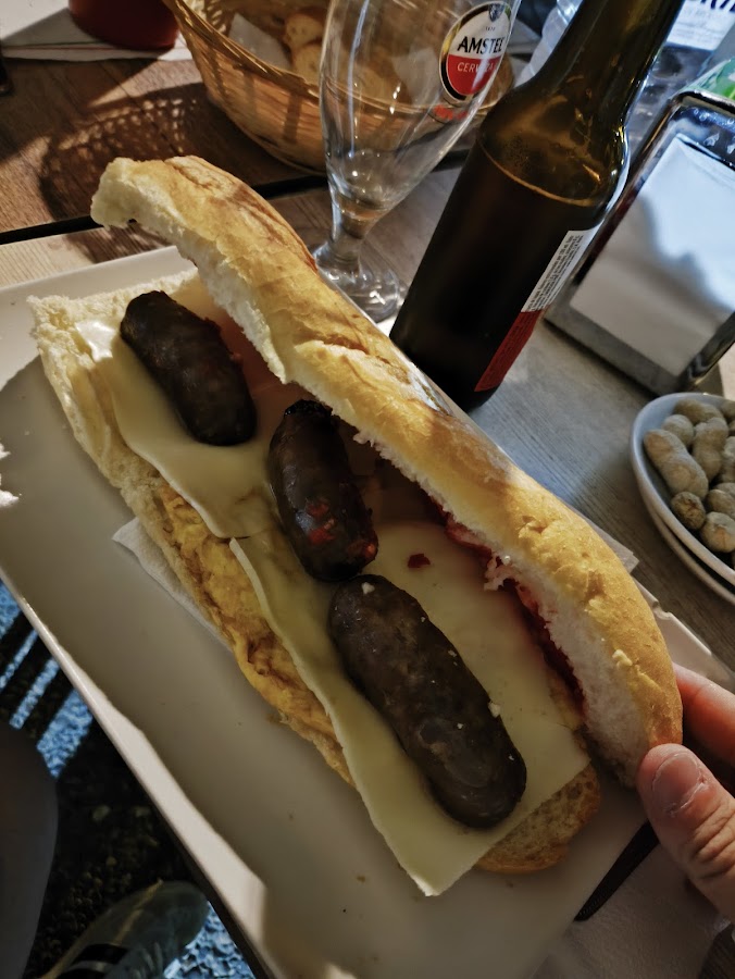 La Perla Gastro Bar